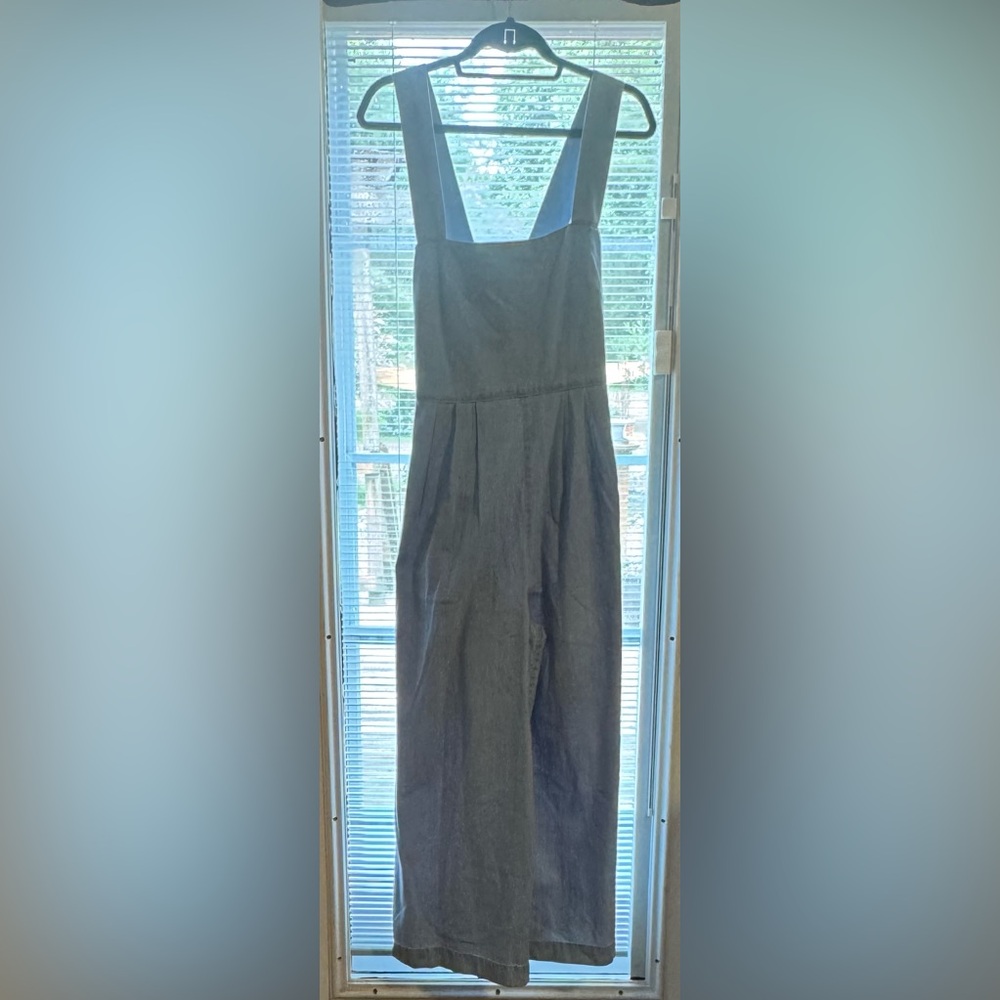 FREE PEOPLE Blue Light Denim Wide Leg Capri Overalls SZ 10